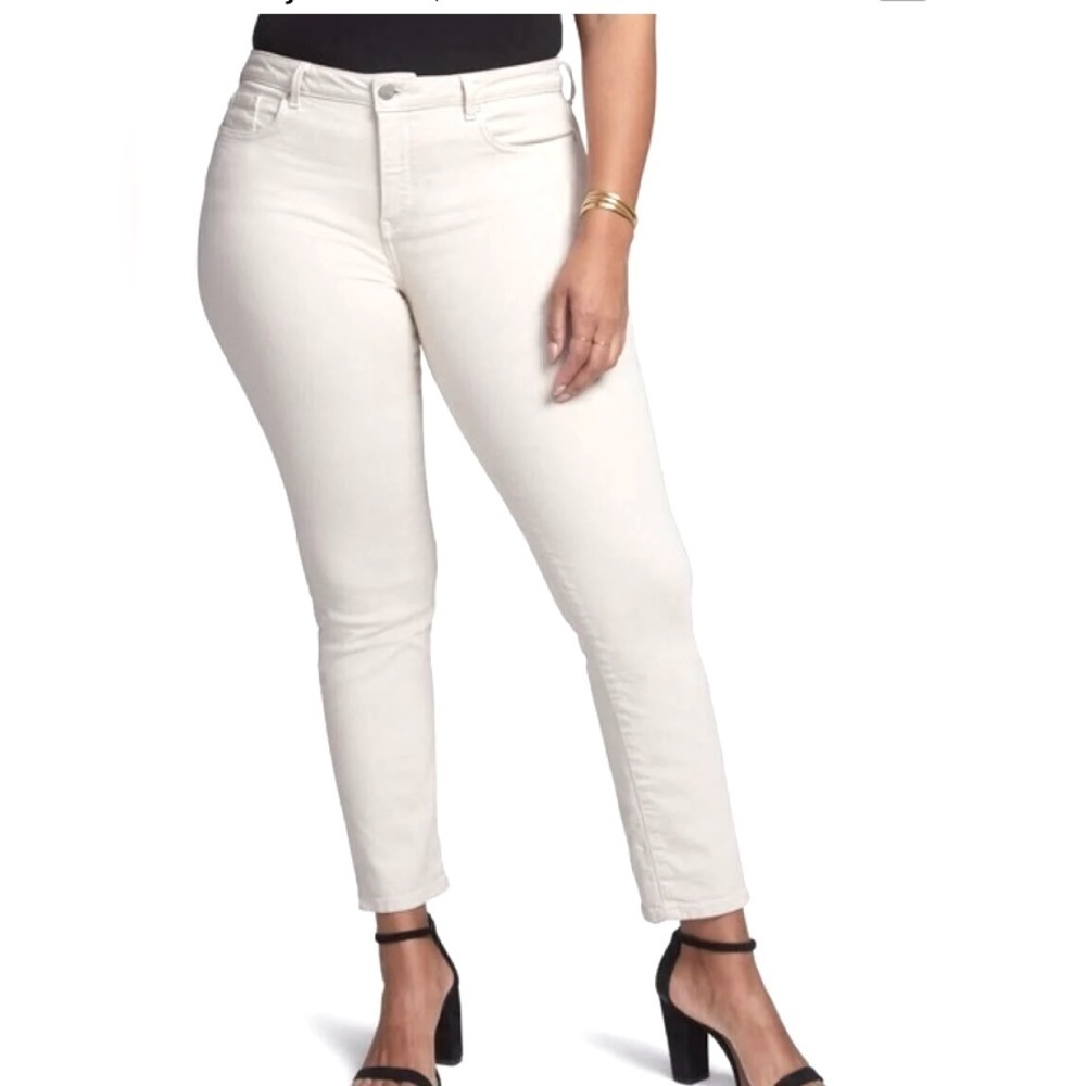 Not Your Daughters Jeans Curves 360 White Denim Jeans,‎ Size 10.